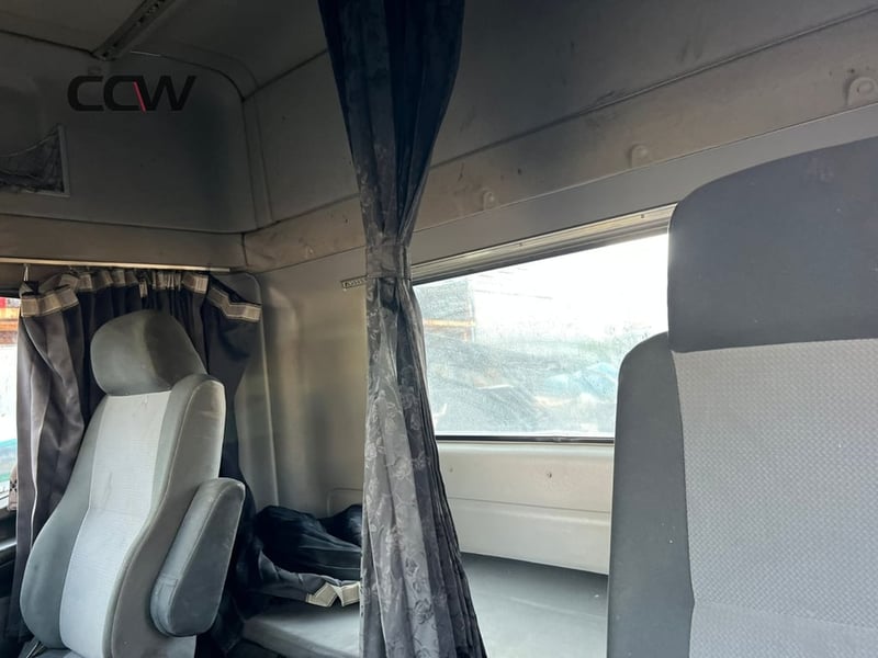 HINO 6 ล้อกลาง EURO-5 รุ่นใหม่ JO7E: 240 แรงม้า