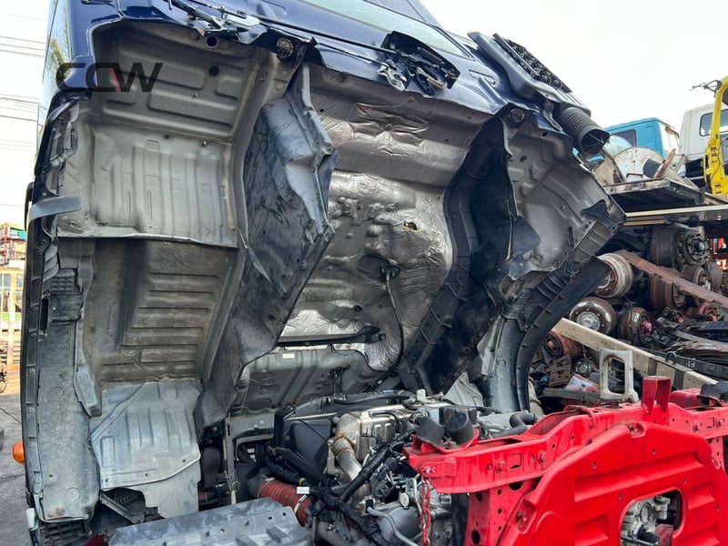 HINO 6 ล้อกลาง EURO-5 รุ่นใหม่ JO7E: 240 แรงม้า