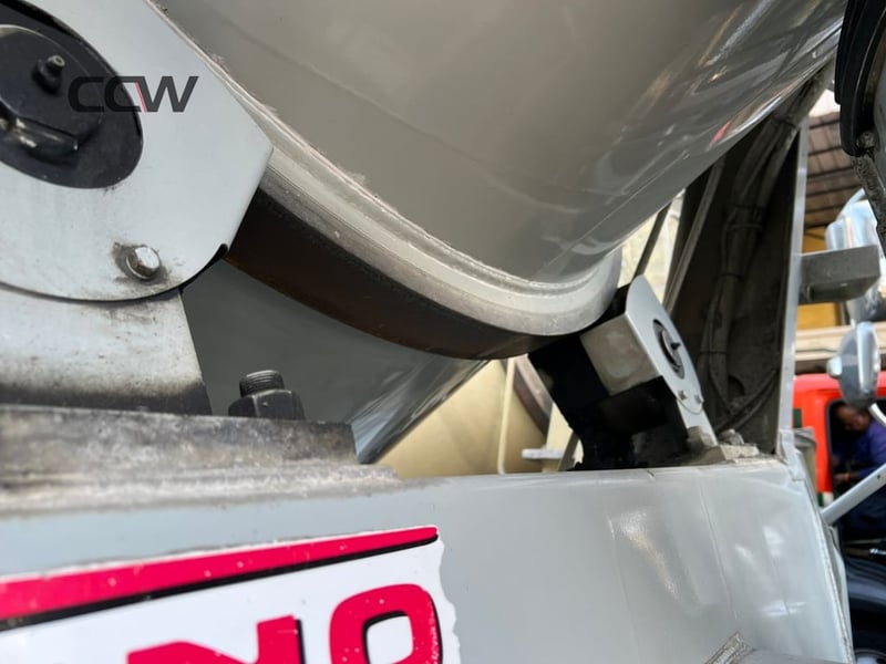 รถโม่ปูน 10 ล้อ 5 คิว HINO MEGA EURO-5 เครื่อง JO8E:280 แรงม้า