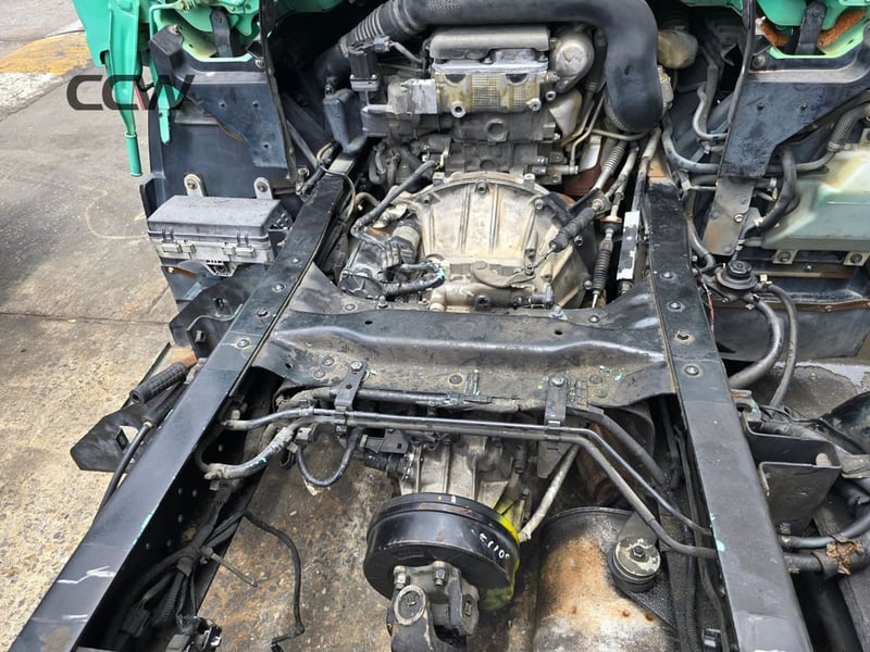 รถ 6 ล้อเล็ก ISUZU NMR เครื่องยนต์ 4JJ1: 150 แรงม้า