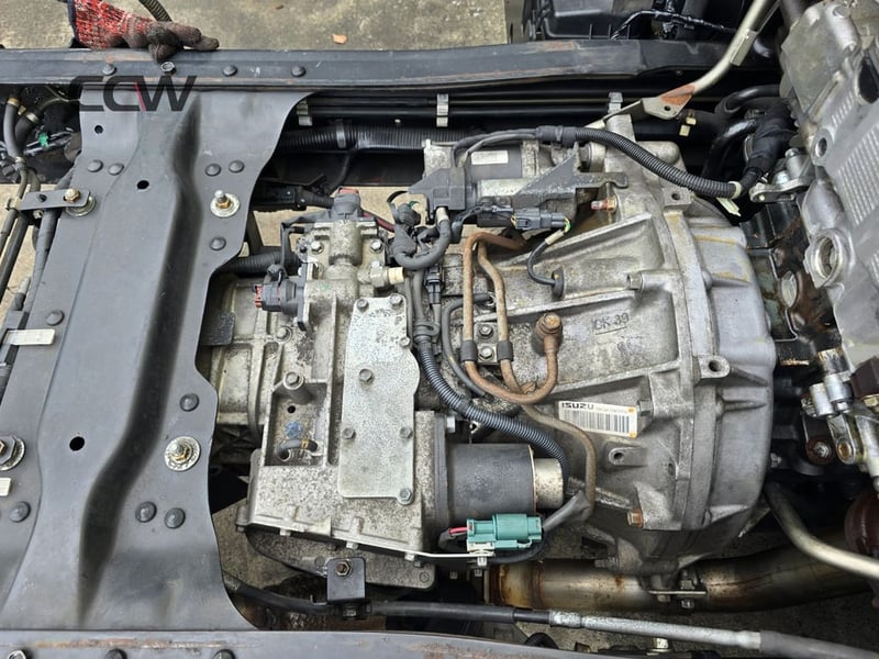 รถ 6 ล้อเล็ก ISUZU ROBOCOP เครื่องยนต์ 4JJ1: 150 แรงม้า