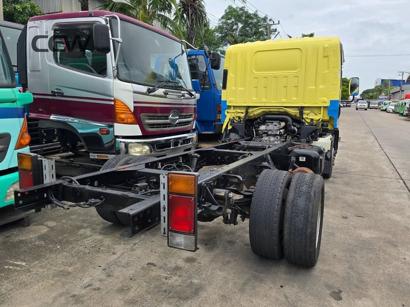 รถ 6 ล้อเล็ก ISUZU ROBOCOP เครื่องยนต์ 4JJ1: 150 แรงม้า