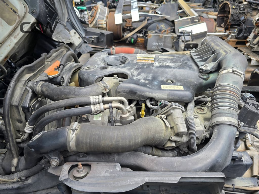 รถ 6 ล้อเล็ก ISUZU NMR เครื่องยนต์ 4JJ1: 150 แรงม้า