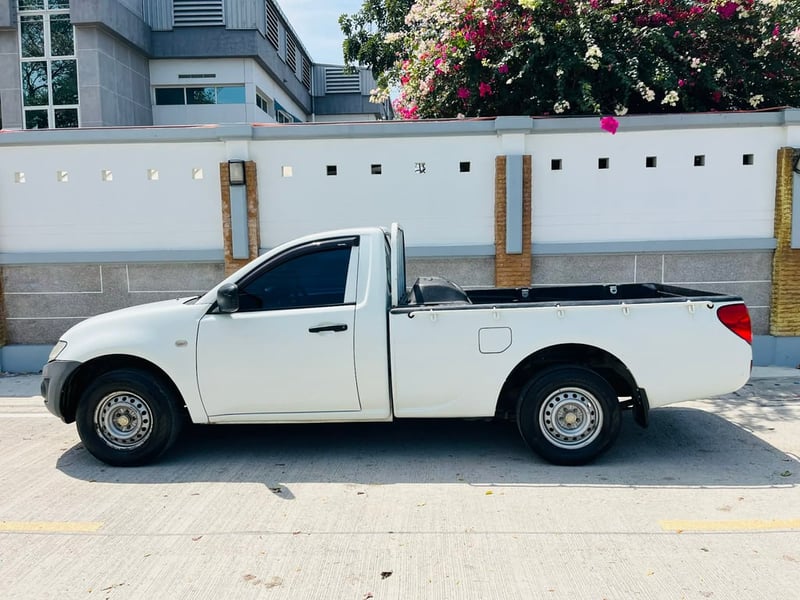 Mitsubishi Triton ปี13 ตอนเดียว เครื่องเบนซินรถใช้น้ำมัน เกียร์ธรรมดา