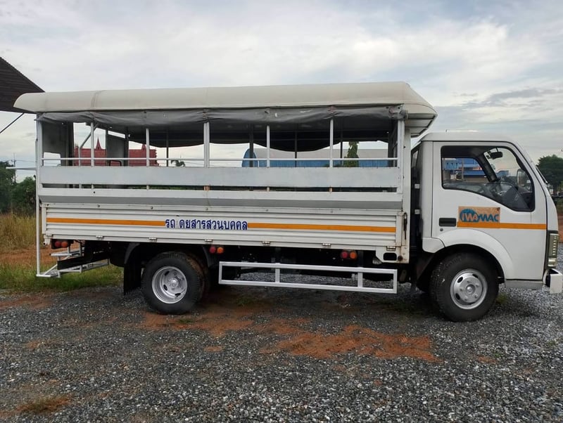 JBC 6ล้อ รถนั่ง 2แถว  ปี2017  เครื่อง 100 แรง turbo