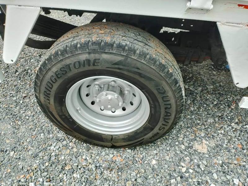 toyota Dutro เครื่องเบนซิน + LPG 2.7 vvti 5 เกียร์ ท้ายลิฟต์