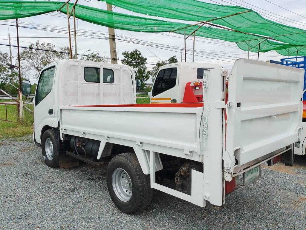 toyota Dutro เครื่องเบนซิน + LPG 2.7 vvti 5 เกียร์ ท้ายลิฟต์ toyota Dutro เครื่องเบนซิน + LPG 2.7 vvti 5 เกียร์ ท้ายลิฟต์