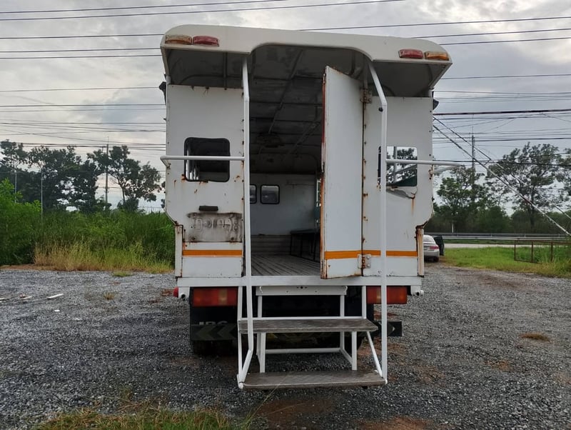 JBC 6ล้อ รถนั่ง 2แถว  ปี2017  เครื่อง 100 แรง turbo