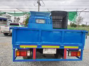 NKR 4 ล้อ ปี 2005 ป้ายเล็กไม่ติดเวลา เครื่อง 100 แรง NKR 4 ล้อ ปี 2005 ป้ายเล็กไม่ติดเวลา เครื่อง 100 แรง