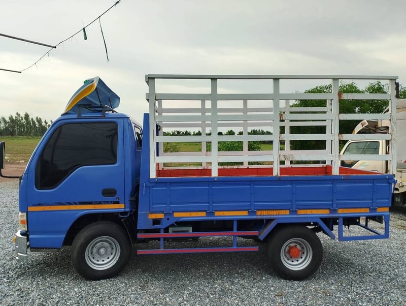 ISUZU NKR 100แรงม้า รถบรรทุก 4ล้อ กระบะคอกสูง ปี2003 ISUZU NKR 100แรงม้า รถบรรทุก 4ล้อ กระบะคอกสูง ปี2003