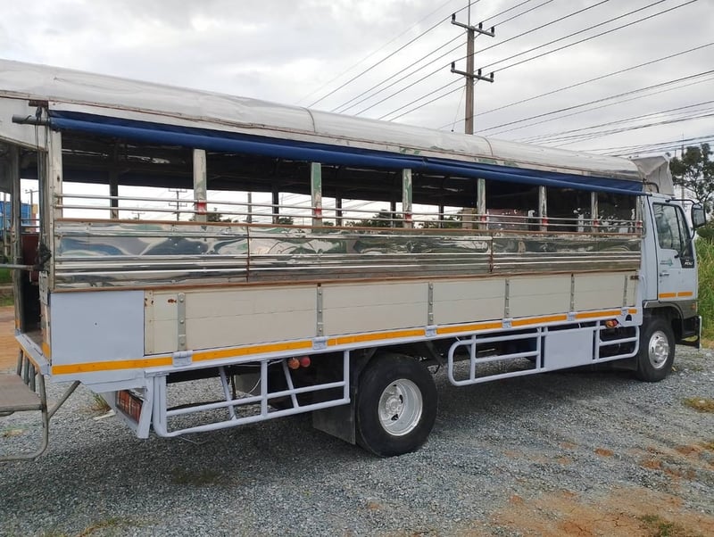 รถบรรทุก Hino ปี 2540 รุ่น FC4J 140แรง นั่ง2 แถว