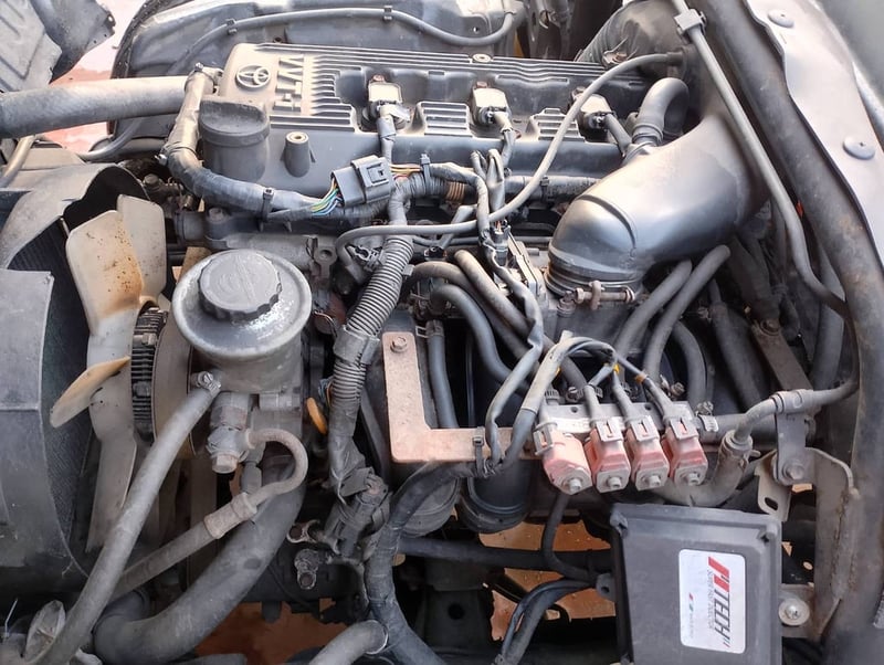 toyota Dutro เครื่องเบนซิน + LPG 2.7 vvti 5 เกียร์ ท้ายลิฟต์