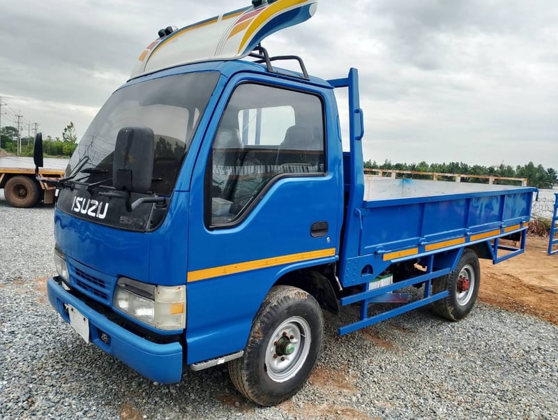 NKR 4 ล้อ ปี 2005 ป้ายเล็กไม่ติดเวลา เครื่อง 100 แรง