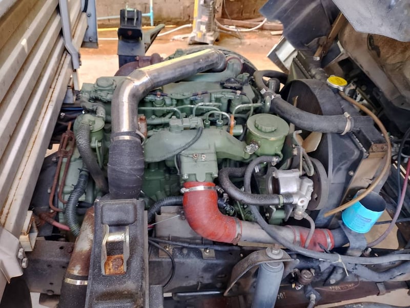 JBC นั่ง 2 แถว 100แรงม้า รถบรรทุก 6ล้อ สองแถว ปี2017