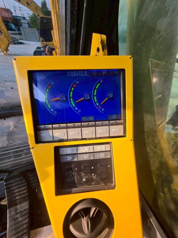 ขาย KOMATSU PC200-8MO