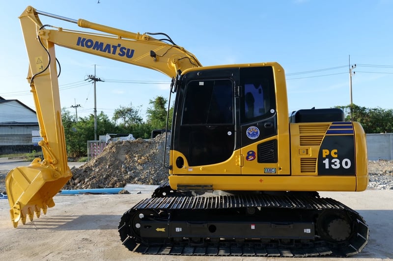 komatsu PC130-8
