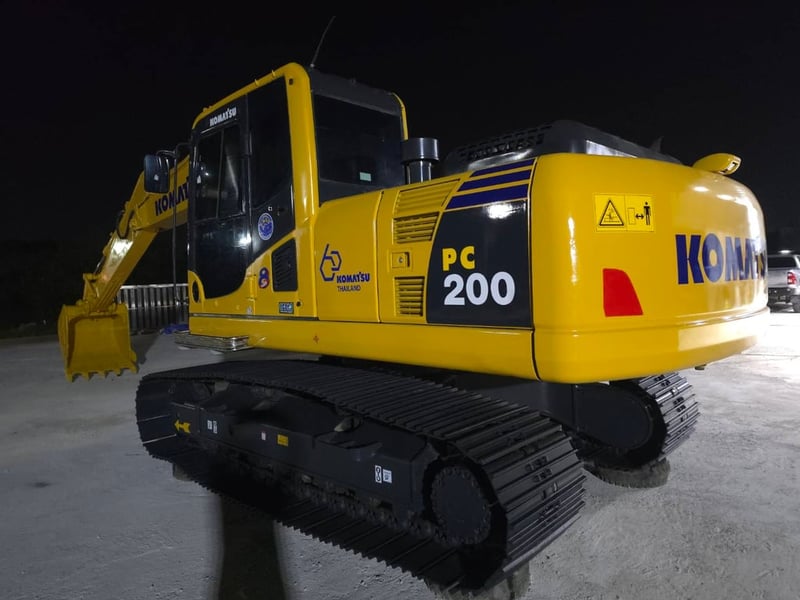 ขาย KOMATSU PC200-8MO