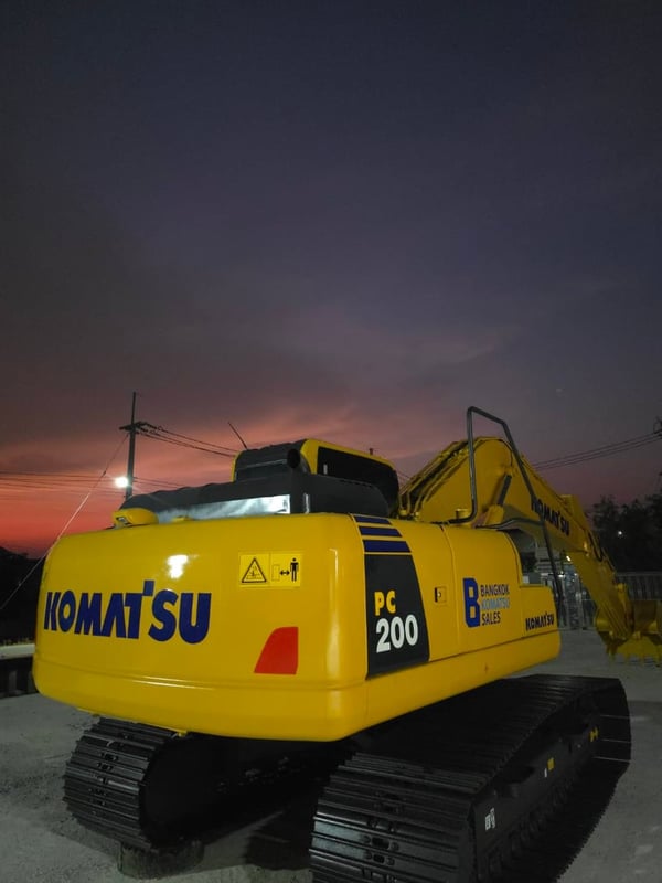 ขาย KOMATSU PC200-8MO