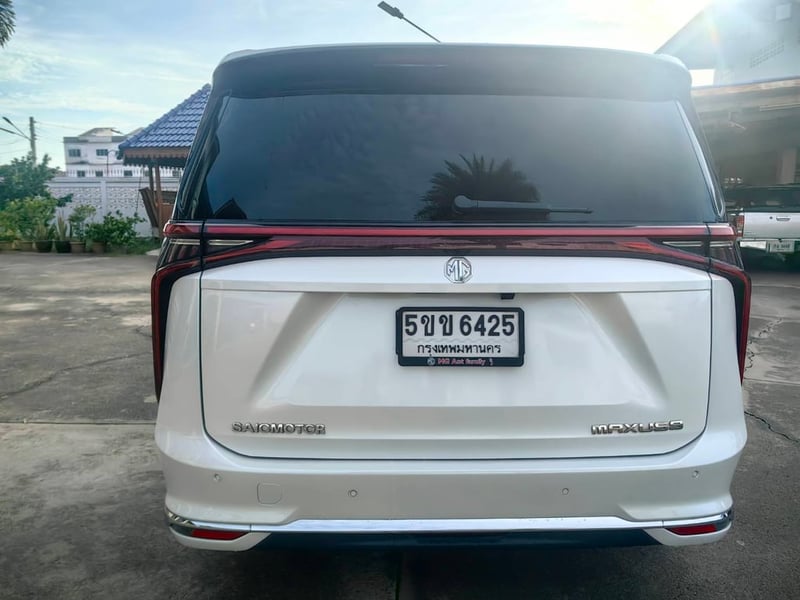 MG Maxus 9 รุ่น X สีขาว ปี 2023