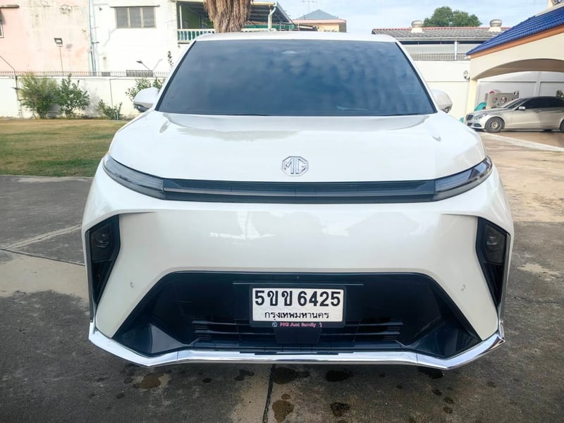MG Maxus 9 รุ่น X สีขาว ปี 2023