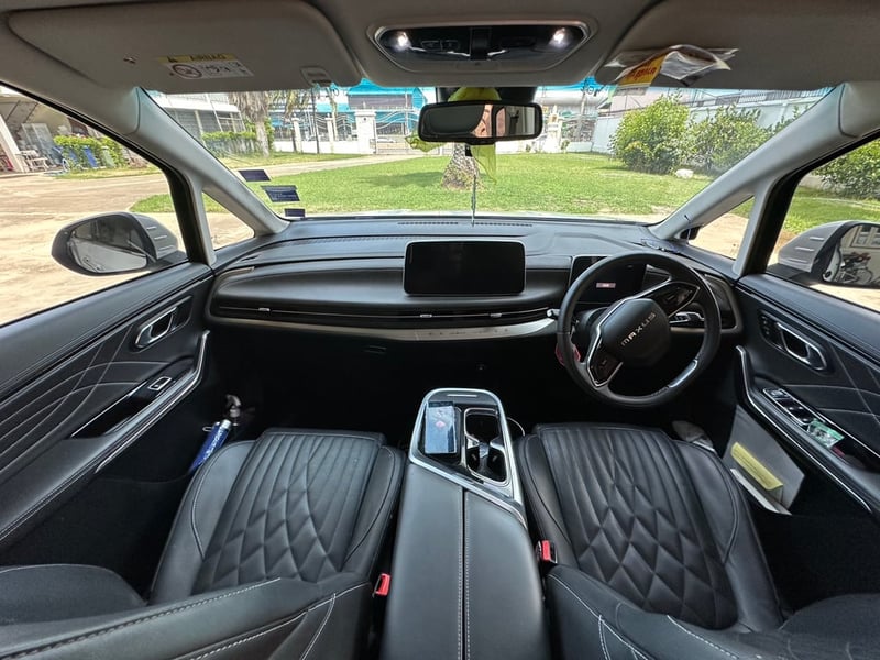 MG Maxus 9 รุ่น X สีขาว ปี 2023
