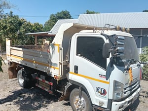 ขายรถบรรทุก6ล้อดั้มพ์ ISUZU FRR210 ผ่อนยังไม่หมด