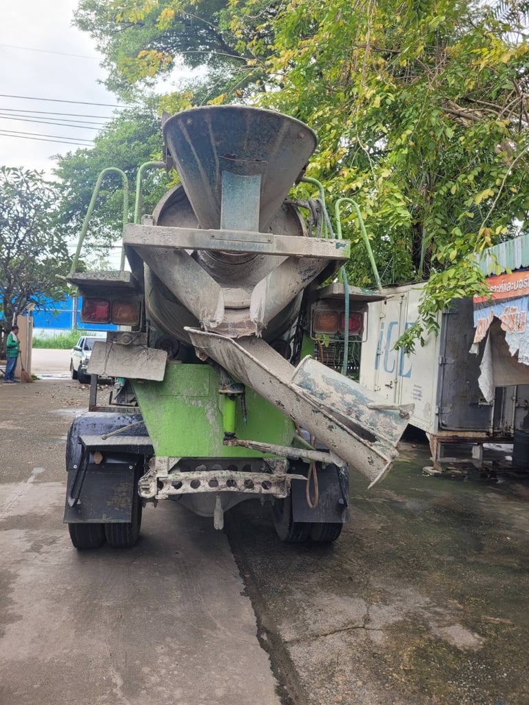 ISUZU รถโม่ 6 ล้อเครื่อง 175  เอกสารซื้อขาย ราคา  400000