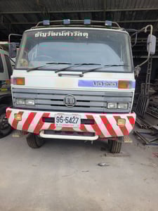 NISSAN UD 10ล้อ โม่ 7 คิว  เอกสารซื้อขาย  ราคา  450000