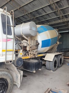 NISSAN UD 10ล้อ โม่ 7 คิว  เอกสารซื้อขาย  ราคา  450000