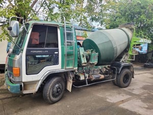 ISUZU รถโม่ 6 ล้อเครื่อง 175  เอกสารซื้อขาย ราคา  400000