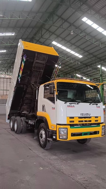 ISUZU FVZ 300แรงม้า รถบรรทุก 10ล้อ ดั้มพ์ ปี2013