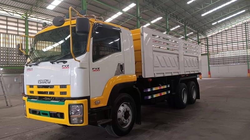 ISUZU FVZ 300แรงม้า รถบรรทุก 10ล้อ ดั้มพ์ ปี2013