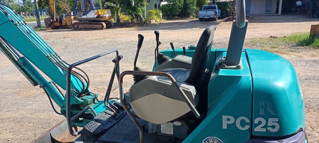 รถขุดเล็ก KOMATSU PC25-1 มือสองนำเข้าจากญี่ปุ่น แท้ รถขุดเล็ก KOMATSU PC25-1 มือสองนำเข้าจากญี่ปุ่น แท้