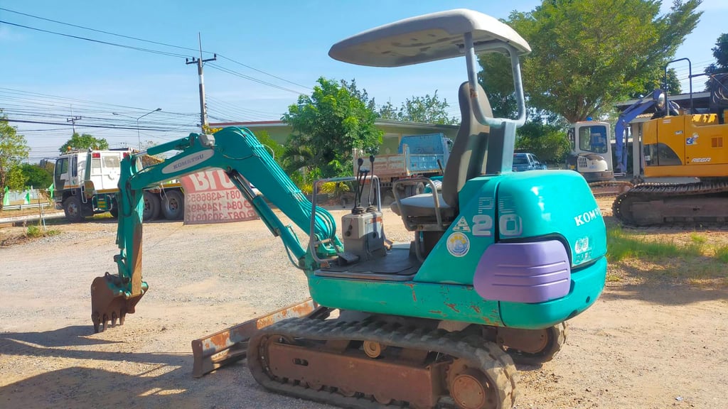 ขาย KOMATSU PC20-7  มือสองนำเข้าจากญี่ปุ่น สภาพดี