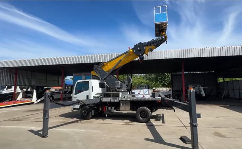 ขายรถกระเช้าบูมยาว 35 เมตร 