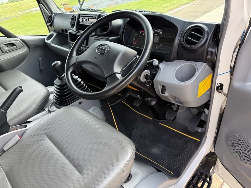 HINO XZU 300แรงม้า รถบรรทุก 4ล้อ ตู้แห้ง ปี2018 เลขไมล์ 83,042 กม.