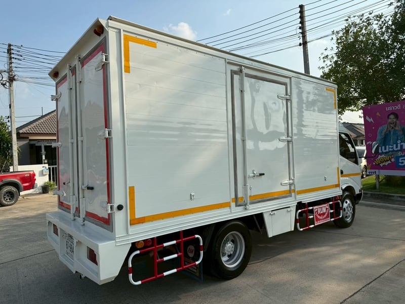 HINO XZU 150แรงม้า รถบรรทุก 4ล้อ ตู้แห้ง ปี2014