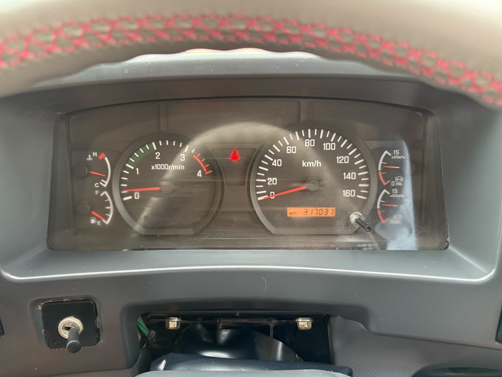 ISUZU FRR 210แรงม้า รถบรรทุก 6ล้อ กระบะเหล็ก ปี2011 ISUZU FRR 210แรงม้า รถบรรทุก 6ล้อ กระบะเหล็ก ปี2011