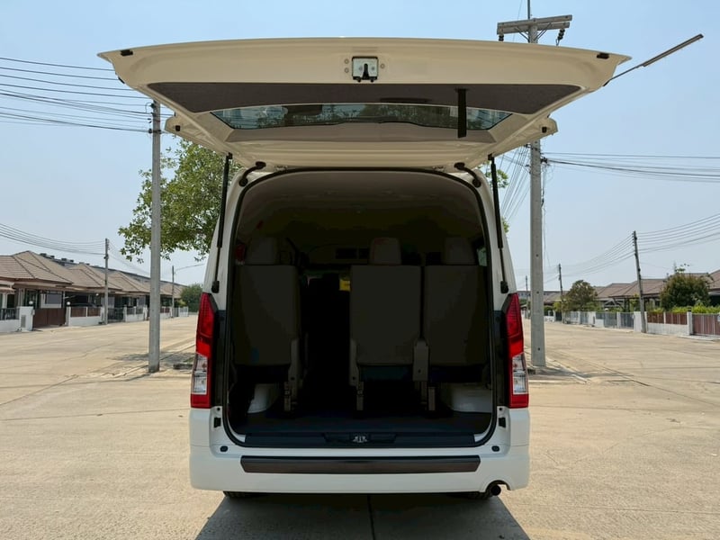 รถตู้หน้ายาว Toyota Commuter 2.8cc Auto 2022 ไมล์น้อย รถตู้หน้ายาว Toyota Commuter 2.8cc Auto 2022 ไมล์น้อย