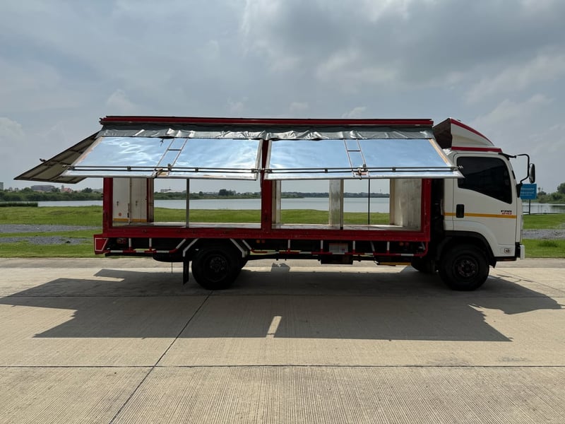 ISUZU FRR 210แรงม้า รถบรรทุก 6ล้อ กระบะเหล็ก ปี2011