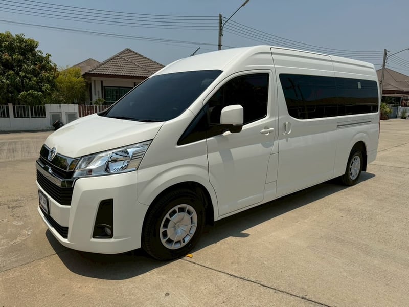 รถตู้หน้ายาว Toyota Commuter 2.8cc Auto 2022 ไมล์น้อย รถตู้หน้ายาว Toyota Commuter 2.8cc Auto 2022 ไมล์น้อย
