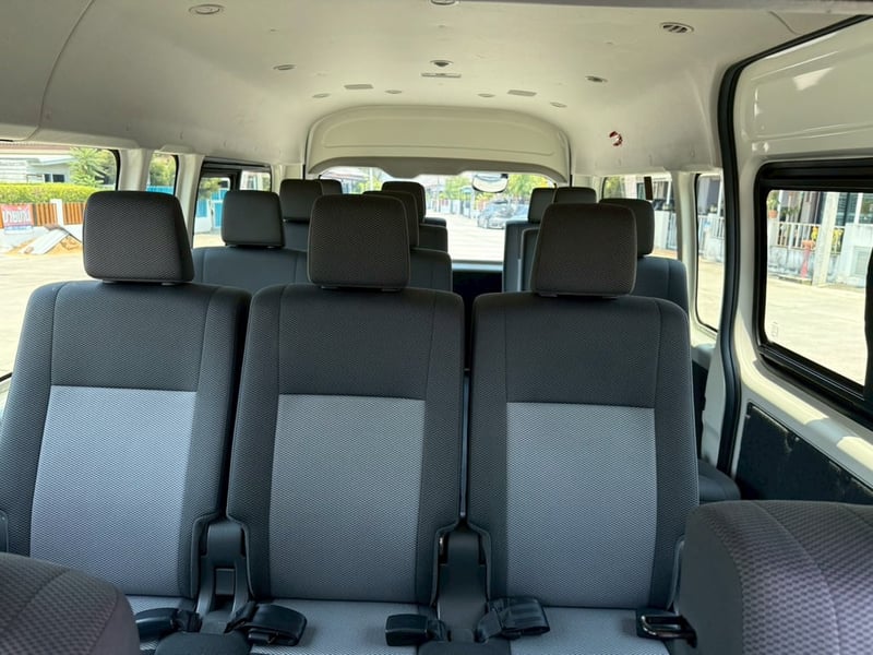 รถตู้หน้ายาว Toyota Commuter 2.8cc Auto 2022 ไมล์น้อย รถตู้หน้ายาว Toyota Commuter 2.8cc Auto 2022 ไมล์น้อย