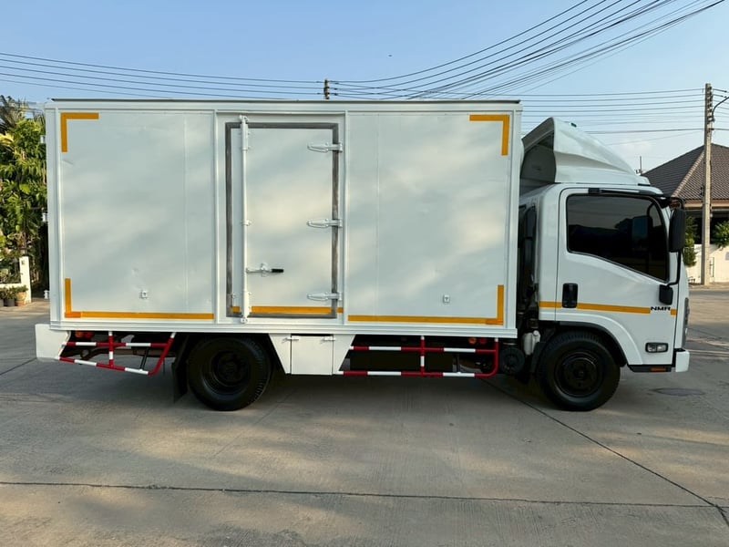 ISUZU NMR 130แรงม้า รถบรรทุก 6ล้อ กระบะเหล็ก ปี2009 ISUZU NMR 130แรงม้า รถบรรทุก 6ล้อ กระบะเหล็ก ปี2009