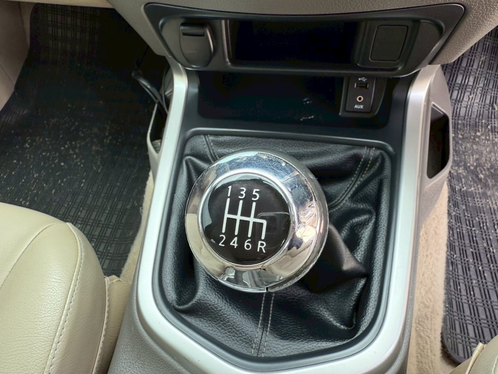 Nissan Navara NP300 king-cab 