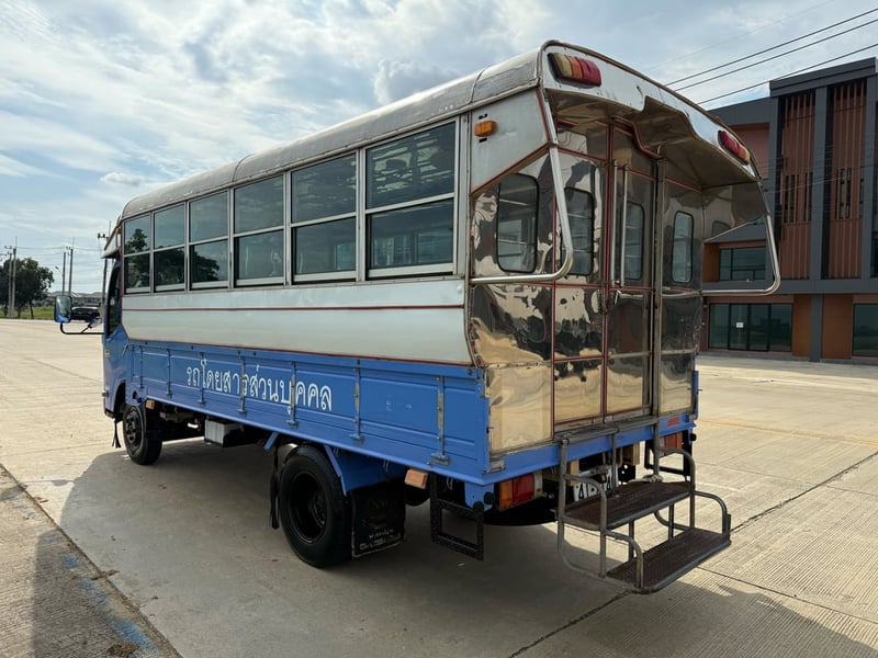 ISUZU NMR 130แรงม้า รถบรรทุก 4ล้อ กระบะเหล็ก ปี2016