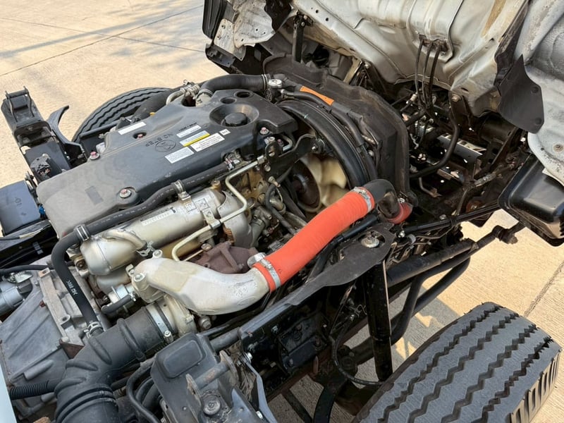 ISUZU NLR 130แรงม้า รถบรรทุก 4ล้อ ตู้แห้ง ปี2010