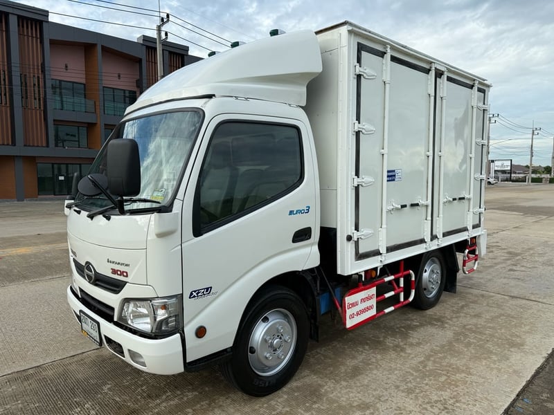 HINO XZU 300แรงม้า รถบรรทุก 4ล้อ ตู้แห้ง ปี2018 เลขไมล์ 83,042 กม.