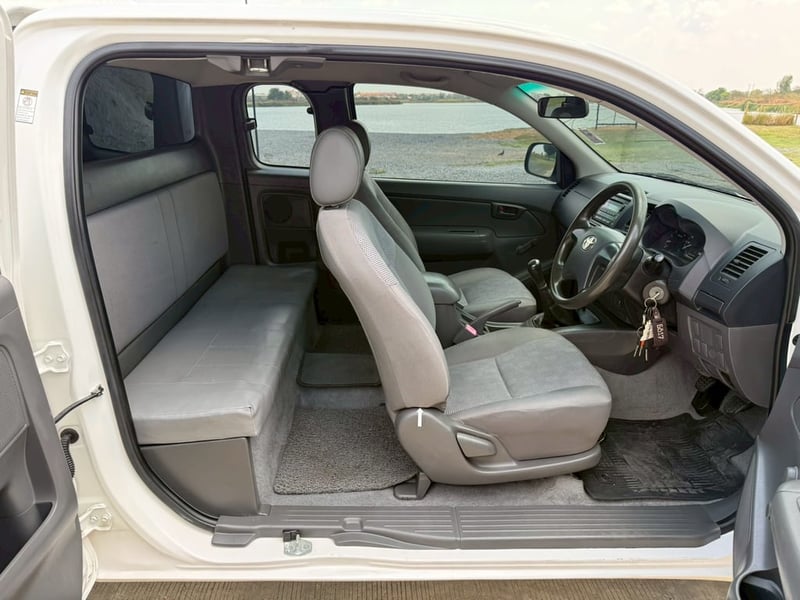 Toyota Vigo Champ 2.5 Smart Cab 2013 Toyota Vigo Champ 2.5 Smart Cab 2013