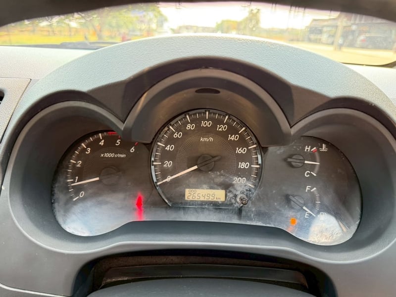 Toyota Vigo 2.5cc Open Cab 2013 Toyota Vigo 2.5cc Open Cab 2013