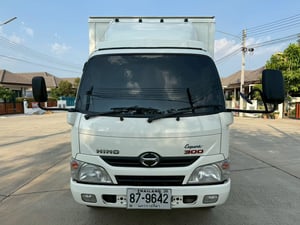 HINO XZU 150แรงม้า รถบรรทุก 4ล้อ ตู้แห้ง ปี2014